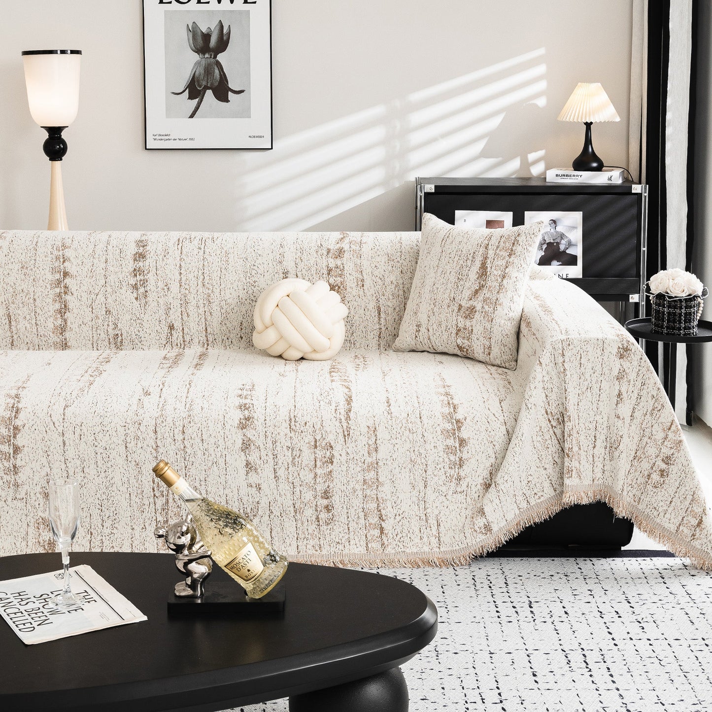 Copridivano in Tessuto dallo Stile Moderno e Raffinato per Creare un Ambiente Sobrio e Chic
