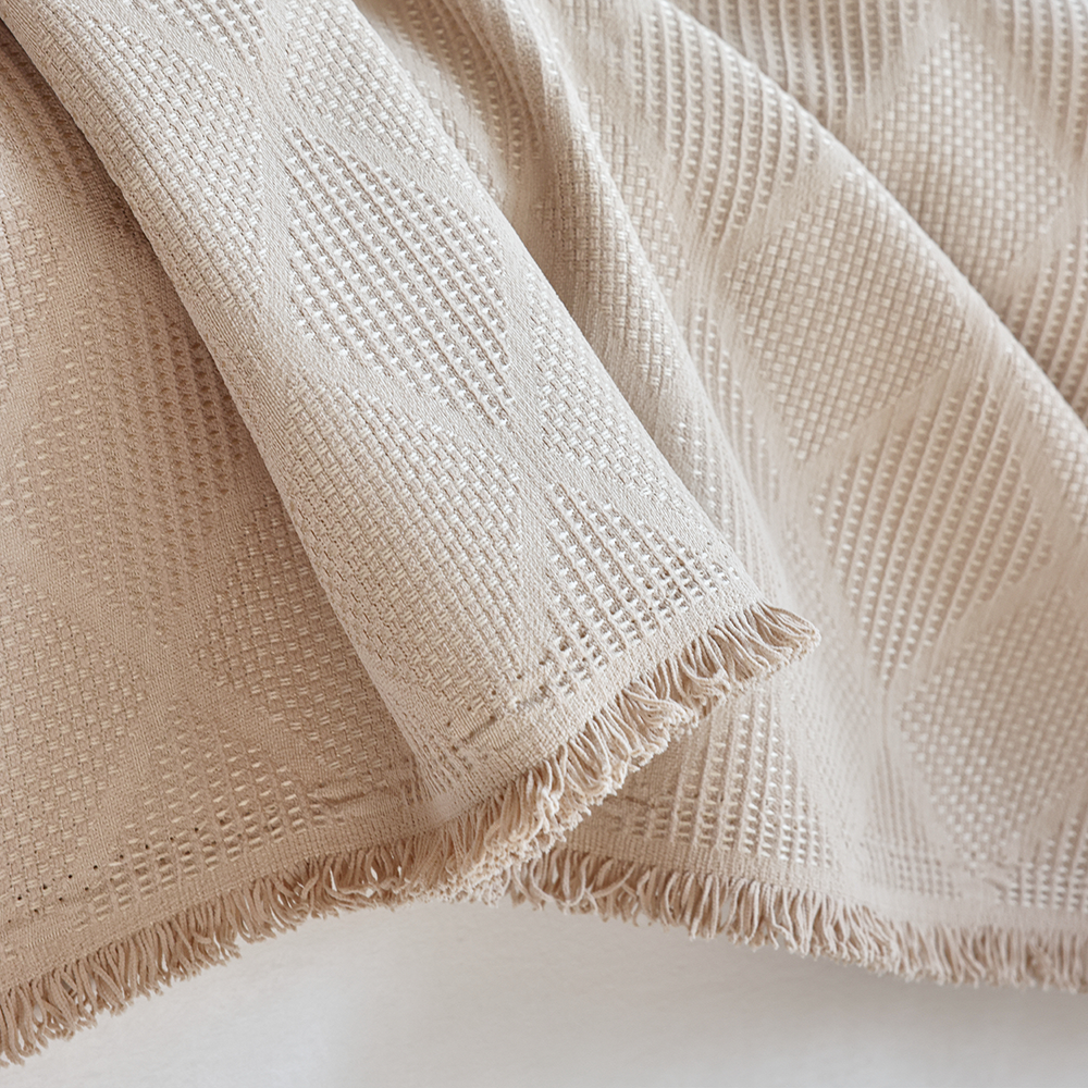 Copridivano con Eleganza Segreta e Design Raffinato, Perfetto per Ambienti Ricercati e Accoglienti