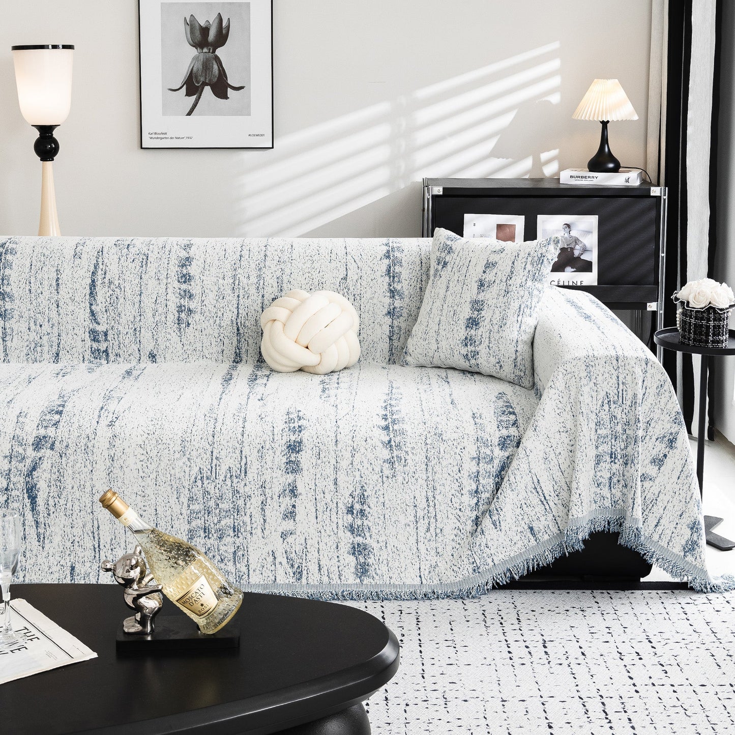 Copridivano in Tessuto dallo Stile Moderno e Raffinato per Creare un Ambiente Sobrio e Chic