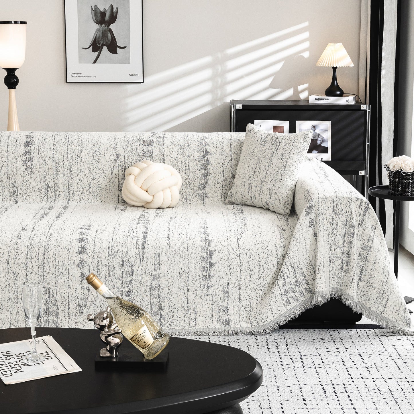 Copridivano in Tessuto dallo Stile Moderno e Raffinato per Creare un Ambiente Sobrio e Chic
