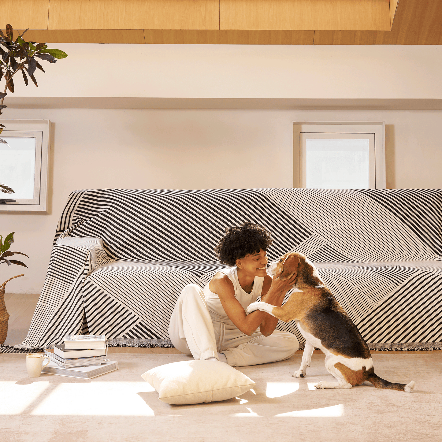 Copridivano Reversibile con Motivi Geometrici Moderni, per uno Stile Dinamico e Versatile