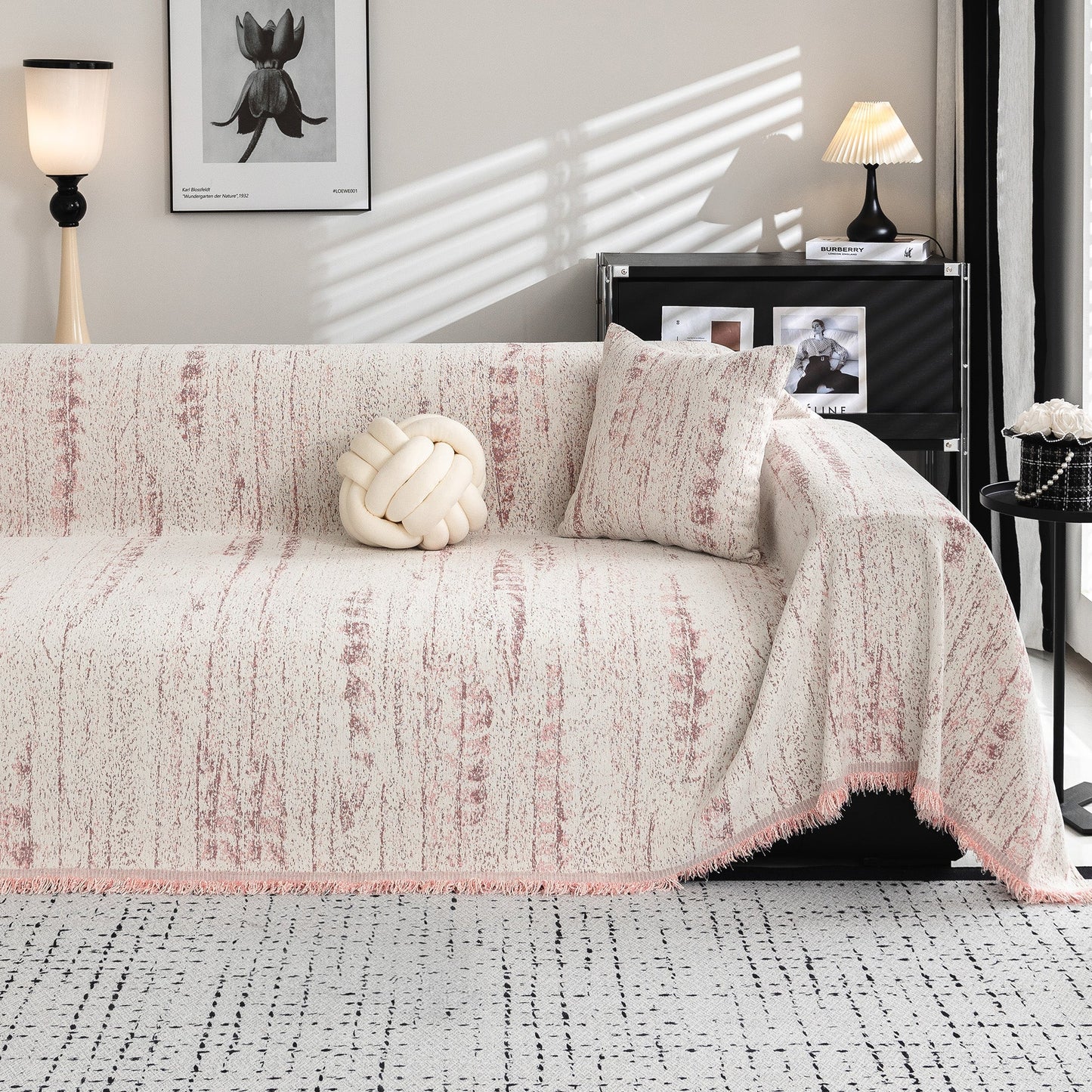 Copridivano in Tessuto dallo Stile Moderno e Raffinato per Creare un Ambiente Sobrio e Chic