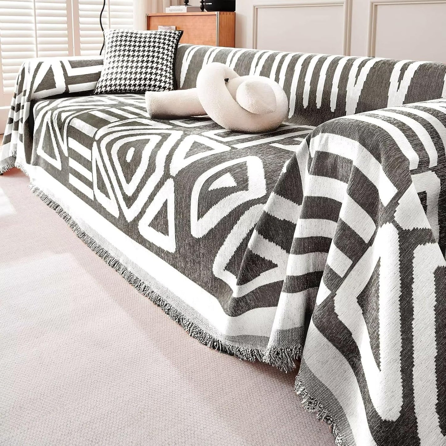 Copridivano con Fantasia Geometrica in Stile Bohémien, per un'Armonia di Colori e Atmosfere Creative