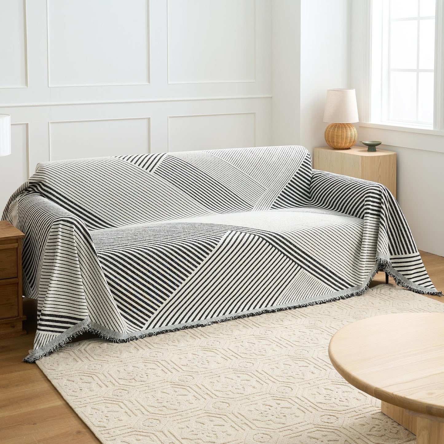 Copridivano Reversibile con Motivi Geometrici Moderni, per uno Stile Dinamico e Versatile