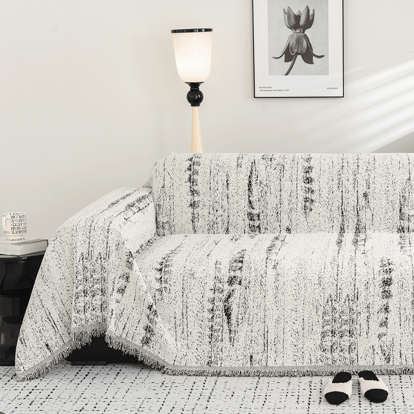 Copridivano in Tessuto dallo Stile Moderno e Raffinato per Creare un Ambiente Sobrio e Chic