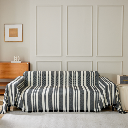 Copridivano con Design Classico a Righe Verticali per un’Aria di Sobrietà e Gusto
