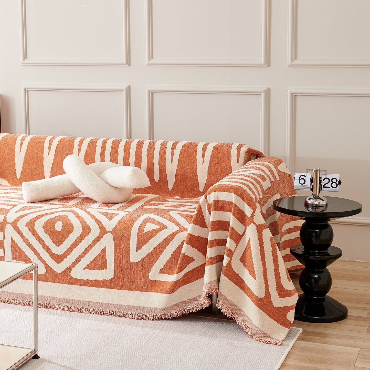 Copridivano d’Ispirazione Boho con Disegni Geometrici e Dettagli Eleganti