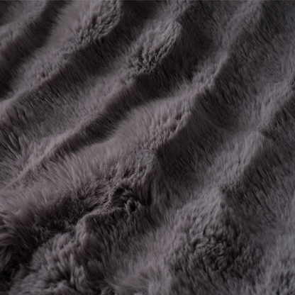 Copridivano in Morbida Eco-Pelliccia per Creare un'Atmosfera Coccolosa e Elegante