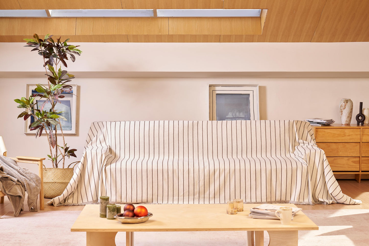Copridivano Reversibile con Motivo a Linee Moderne per un'Arredamento Versatile e di Tendenza
