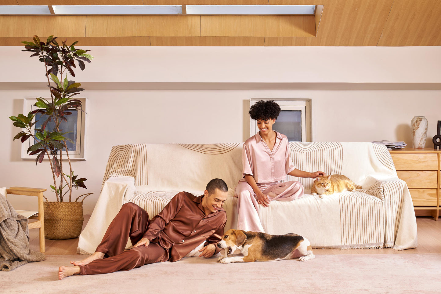 Copridivano Reversibile in Tessuto Confortevole con Design Funzionale e Look Versatile