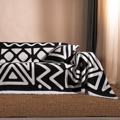 Copridivano d’Ispirazione Boho con Disegni Geometrici e Dettagli Eleganti