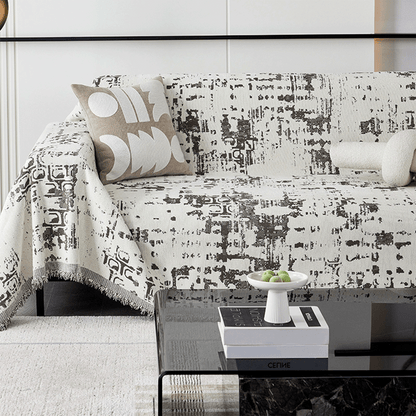 Copridivano in Stile Contemporaneo con Tonalità Grigio Nebbia per un’Arredamento Urbano ed Elegante