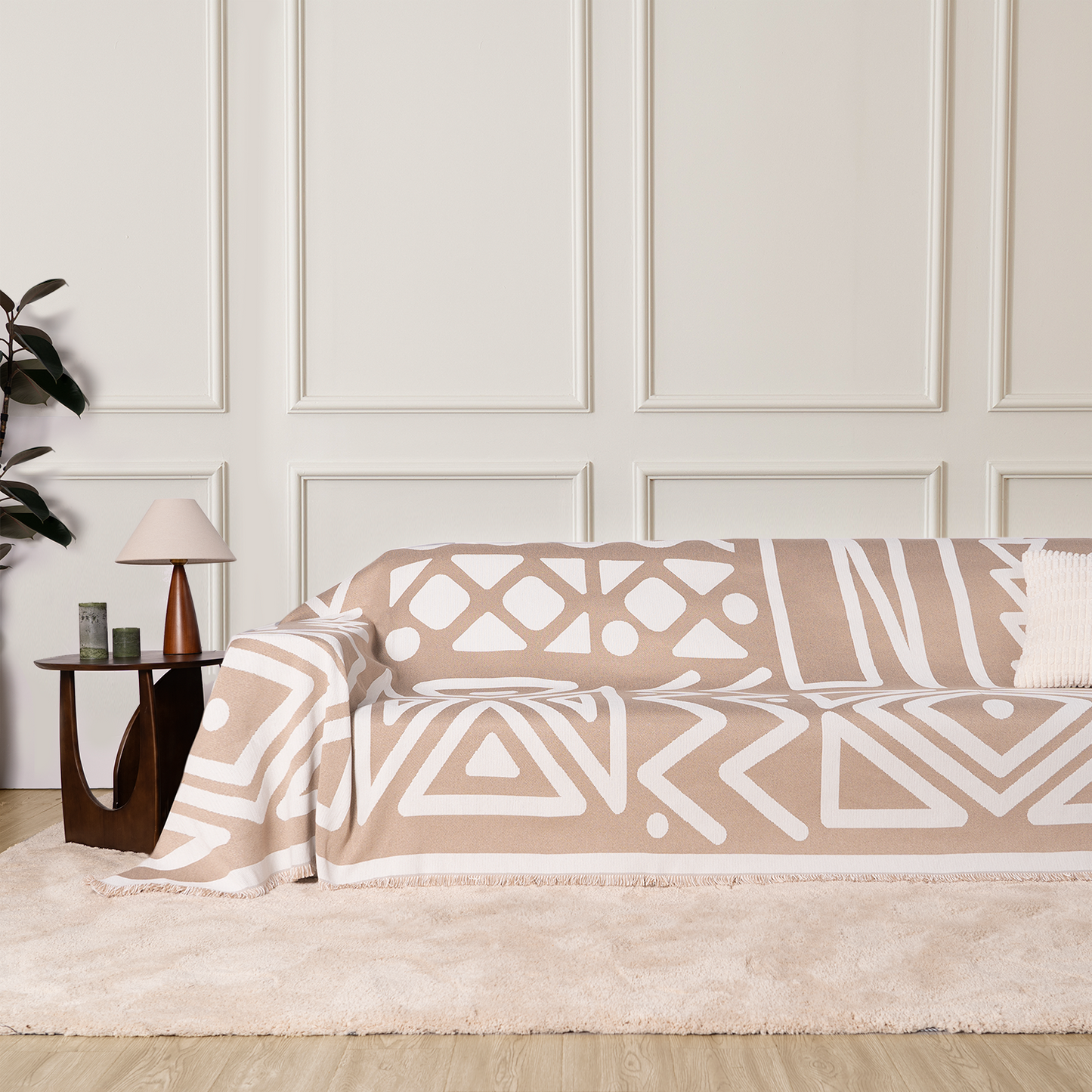 Copridivano d’Ispirazione Boho con Disegni Geometrici e Dettagli Eleganti