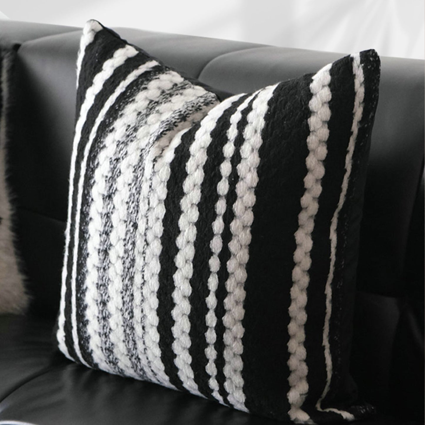 Elegante Copricuscino con Motivo Chic e Finiture di Alta Qualità