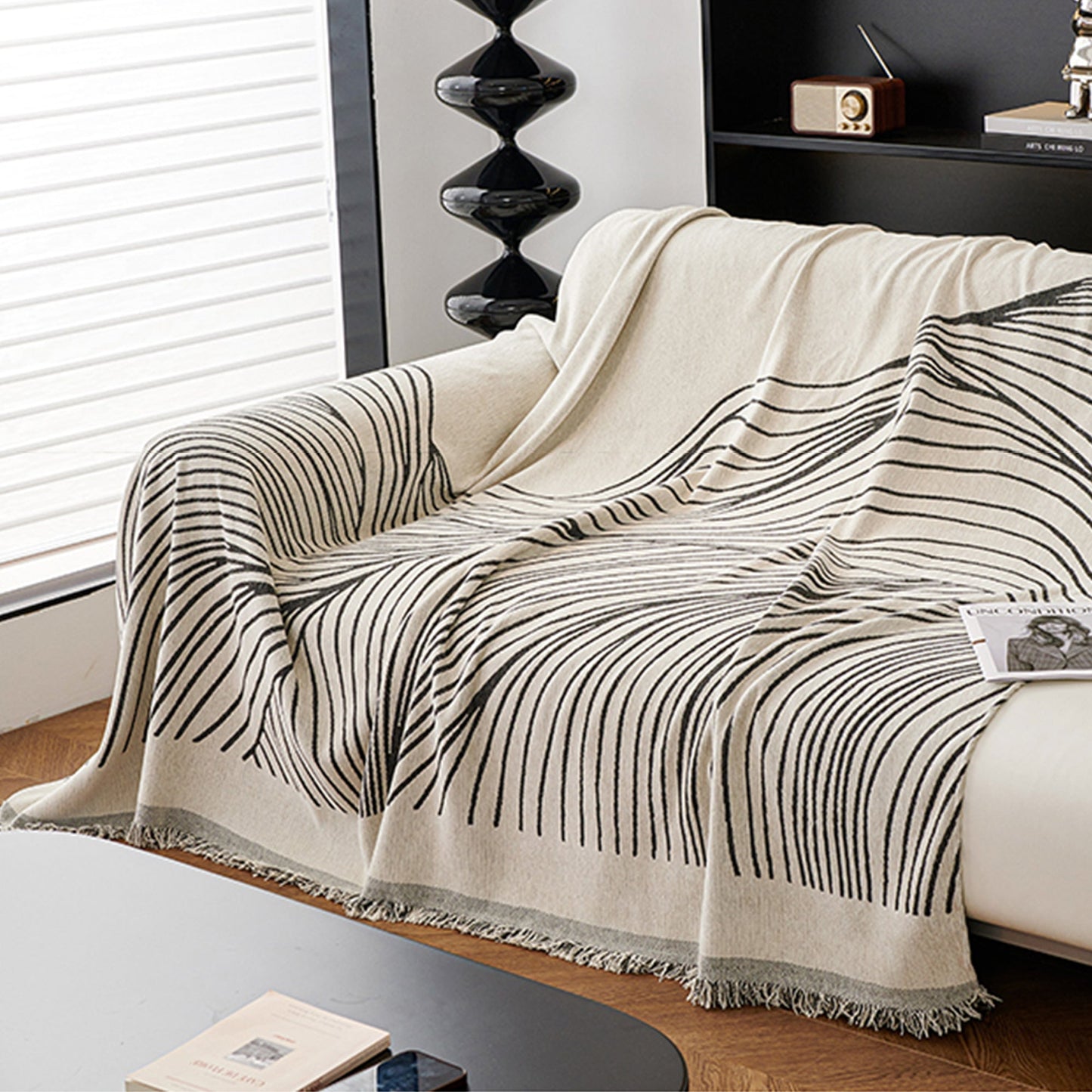 Copridivano Raffinato e Reversibile in Jacquard, Perfetto per Ambienti Eleganti