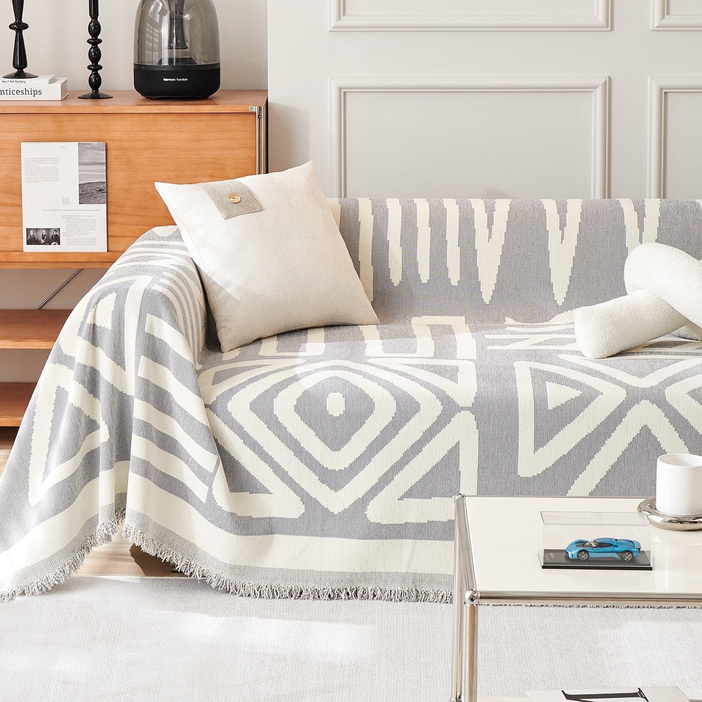 Copridivano d’Ispirazione Boho con Disegni Geometrici e Dettagli Eleganti