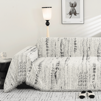 Copridivano in Tessuto dallo Stile Moderno e Raffinato per Creare un Ambiente Sobrio e Chic